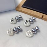chanel小香 chanel发夹 爱心Logo边夹刘海夹压夹日常精致小单品 气质百搭小仙女必入单品 宝藏款 闭眼入推荐款 一对