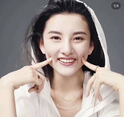 我们出品 Zp12740，认准真正购入珠宝类Zp的，可订制真金版本，只做对版货 纯银精工灭世版 微笑项链，带钻的跟不带钻的，有几个细节不同的！第一，不带钻的后边