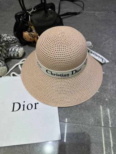 跑量 Dior～～优雅Pp草遮阳帽，甜美风， 很秀气的帽型，遮阳凹造型都无可挑剔！ 头围:57Cm
