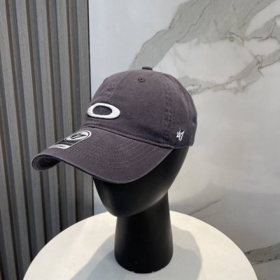 oakley联名47Brand棒球帽，Mlb 时尚复古棒球帽 联名款棒球帽，客供定制面料， 棉质材质，全客供五金辅料，男女同款，时尚百搭的帽形，日常休闲还是户外