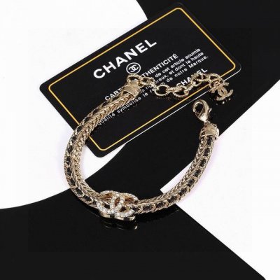Chanel 小香皮带手链 高端品质，专柜同材质，真正黄铜，离子电镀，独家实拍图做工精致细腻，重工版本，超级仙女唯美的一款，做工超级细心无漏洞，媲美Z批买到就是