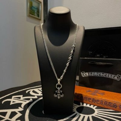 抖音 快手 Ins 小红书 直播热门 ，新款 专柜品质 Chrome Hearts克罗心十字花球侧身项链 ，黑钻童军花吊坠，凹凸造型不同的花纹设计风格 呈现出与