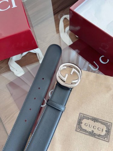 gucci 经典全皮压花宽度4.0Cm 专柜新版Logo横标，原版进口南非皮底，精品双G铜扣 高端品质，不惧对比。顶级 原单150