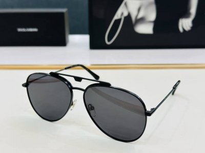 p160 官网款 Dolce&Gabban*Dg6677 Size：62口14-145 新颖独特D美艳绝伦