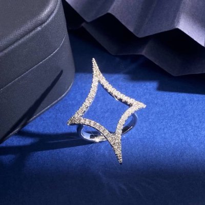 无标小众设计闪耀轻奢时尚镂空满钻星芒光芒戒指 黄铜材质 银色 重约3.45G