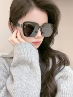 p80 新品Chanel 香奈儿太阳镜以独特魅力和前卫风格诠释春夏最新眼镜，质感超好佩带舒适 型号：Ch2305