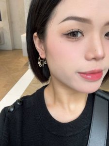 高品质 细节如图 L D 满钻字母耳环 ZP4600 非常高级简约的经典款式 经典的Logo元素设计满钻超级Bling天呐 这简直就是一模一样好吧 实在是太完美