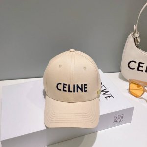 赛琳Celing 新款上架 今年每款帽子都想拥有设计轻易休闲时髦又带高级感 超好搭配 帽型不用多说 绝对好看 赶快Get秀场同款吧