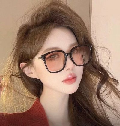 Gucci 2025开春新款 潮流爆款 时尚方框偏光太阳镜 高品质 佩戴舒适 网红潮款墨镜 女士高清尼龙偏光太阳镜 高品质Tr镜框 型号 G7108
