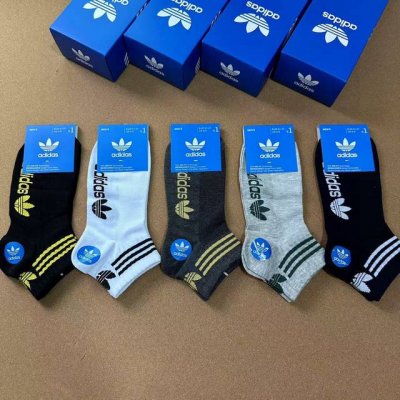 特 Adidas 阿迪达斯三叶草新品男款袜子提花经典标志Ins今年超火爆元素单品纯棉材质，非常柔软舒适运动休闲两不误 一盒五双