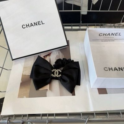 p 60 配包装盒 chanel (香奈儿)最新款小香爆款发圈，超级好看！名媛范儿十足，小仙女必备…