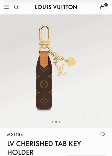80Louis Vuitton官网M011824 Lv 包饰与钥匙扣挂件 lv Cherished Tab 钥匙扣结合 Monogram 帆布标签和牛皮革细节，