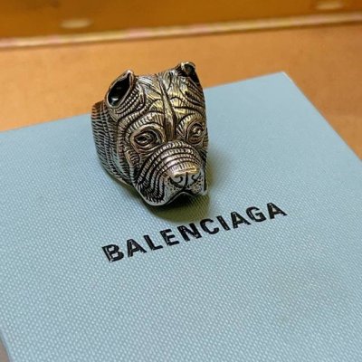 爆款原单货 新品 巴黎世家戒指 Balenciaga戒指专柜一致巴黎世家戒指火爆款出货 设计独特 简单大气 男女都可以佩戴 复古细节复刻 码数美码:7 8 9