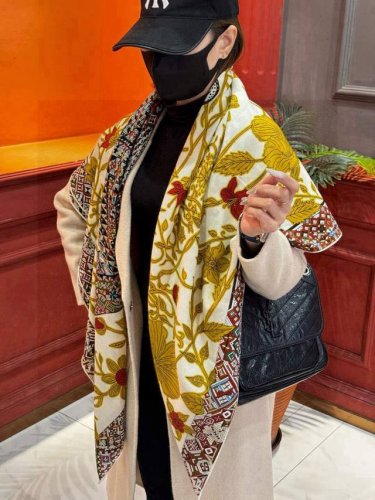 羊绒新款买了都说好看推荐爱马仕双面同色羊绒方巾 美洲豹与蜂鸟双面同色140 顶级工艺超值爱马仕专柜爆款立体呈现图案纹路实物档次极高特殊工艺高端研发惊艳问世特殊尖