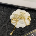 香奈儿耳钉热销款爆上新一致Zp，专柜同步 Chan 23 爱心水钻双C不对称Ab款耳环 超级好看，美到了心巴上～气质又优雅