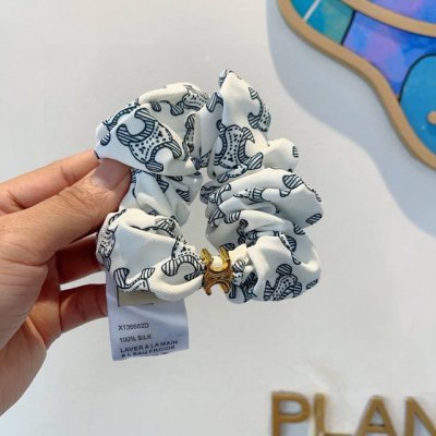 配包装 Celine 赛琳 凯旋门网红爆款发圈，精致肠圈皮筋，佩戴舒适无压力，造型搭配必备！非常时尚百搭！女神必备单品，超级精致哦名媛范儿。
