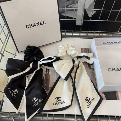 配包装盒 Chanel 香奈儿 最新款小香发圈，超级好看！名媛范儿十足，小仙女必备