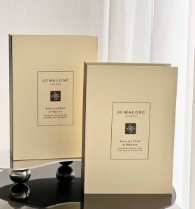 专柜品质 祖马龙新品限量三件套香氛礼盒 限量版真的是意外之喜 味道也超好闻 对祖马龙的香水真心毫无抵抗力 重点都是20年新发售的香水 放在在包包里很方便 相当给