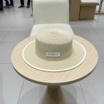 克罗心新款大沿草帽 网红时尚达人火爆单品 极简的风格 时尚感超强利落百搭时尚 遮脸显瘦 遮阳又时尚