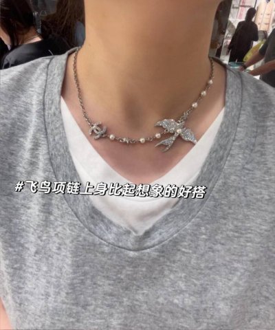 250088 我们出品 预售6月头出货 量大咨询客Fu 香 满钻飞鸟珍珠项链 25春夏最新款绝美系列 全网首发老规矩先买先得太有时尚设计感了不夸张 但真的美飞鸟