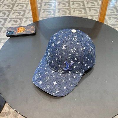 P70 Lv 路易威登 新款原单棒球帽，老花拼接，1:1开模订制，原版牛仔布料+专柜老花皮，做工细致完美，质量超赞，基础头围56，贴片可调节。