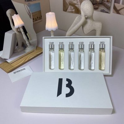 高品质/180 百瑞德香水试管六件套12Ml*6。 带喷头，六个味道包含:荒漠孤魂，白色浪漫，吉普赛之水，无人区玫瑰，郁金香，非洲之旅 不知道买啥味道的正装可以