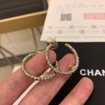 新款 小香 耳钉永远受欢迎奢华气质风B 大气美丽 大牌Chanel香奈儿风永远经典耐看 精选德国进口925纯银针 亚金材质 微镶嵌，Pt950铂金层不过敏不掉钻