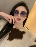 gucci 2025开春新款 马鞍扣镜腿系列墨镜，优雅方框太阳镜各路网红纷纷带起气场满分 俏皮甜美.上脸效果更佳.金属质感超好 型号：G5826