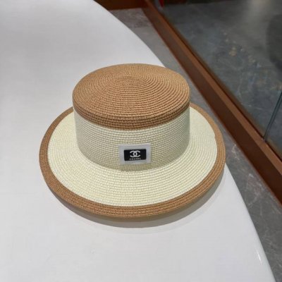 Chanel香奈儿 的新款草编遮阳平顶草帽帽拼色沙滩风 简约大方 百搭单品 出街首选 新款帽型超美腻 新品上架
