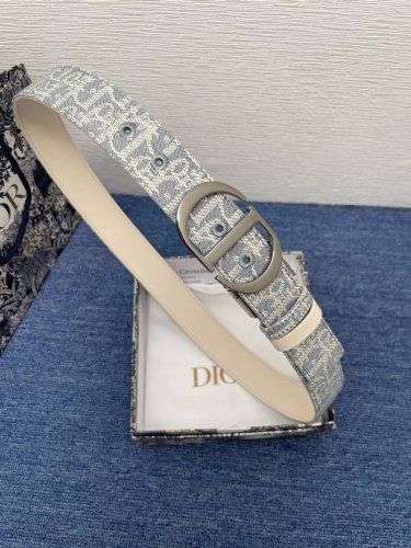 迪奥 Dior 百搭皮带 意大利牛皮工艺 完美结合 经典款的图案裙带腰饰 时尚百搭 宽度3.5Cm 顶级