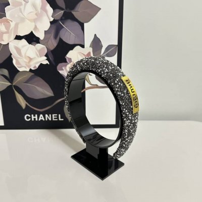 特 配专柜包装 Miumiu 缪缪 最新重工发箍 小仙女快入手 特殊材质 不嘞头 可盐可甜～