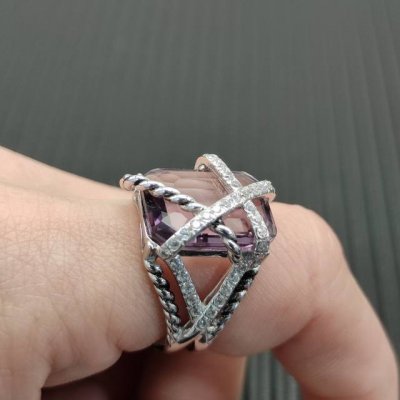 上新。David Yurman 包边宝石戒指 有黑玛瑙，白水晶，紫水晶 尺寸：美号，6-7-8-9，四个号