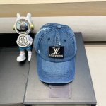 Lv路易威登 新款专柜同步牛仔洗水刺绣破洞棒球帽 新款上架 今年赛琳家每款帽子都想拥有 设计轻易休闲时髦又带高级感 超好搭配 帽型不用多说 绝对好看 赶快Get