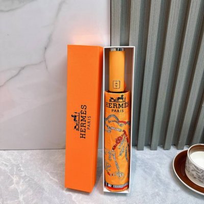 爱马仕Hermes 三折防晒睛雨伞 2570夏季新款 全自动折叠晴雨伞 内里黑色涂层防晒有效阻隔紫外线99% Upf 50 所以能起到伞下体感降温的效果 有效隔