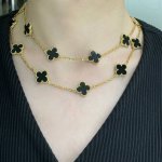 p740新品推荐 vca 孔雀石20花四叶草项链 cleef&Arpels 四叶草 此系列设计灵动，线条流畅，易于佩戴。展现无限搭配的可能，为每一位女性的生活带