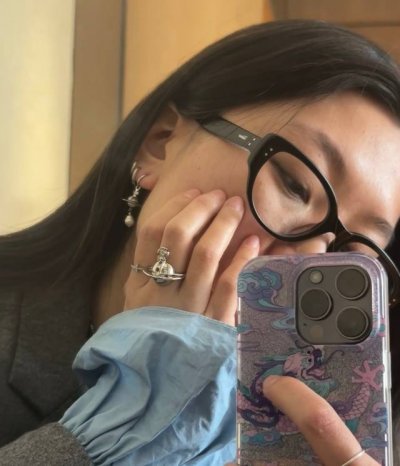 高品质 细节如图 Vivienne Westwood 宝宝，什么是快乐星球，来，这就是快乐星球！超赞的天然异形珠立体土星耳环！金银两个颜色！重磅推荐，立体的星球