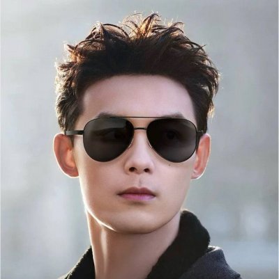 lv 男款炫彩飞行员偏光太阳镜 材质：高清尼龙加厚卡槽高清偏光镜片 无边框镜架颜型号：L08902