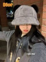 Dior迪奥可爱小熊耳朵渔夫帽皮毛一体白色毛绒帽子女秋冬季大头围盆帽