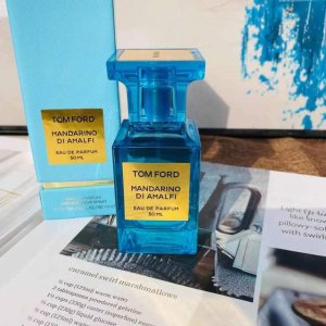 专柜品质 Tom Ford 汤姆福特Tf阿玛菲柑橘香水50Ml 前调：龙蒿 薄荷 黑醋栗橘子 香柠檬 葡萄柚中调：柠檬叶油 罗勒 百里香 野花 黑胡椒 橙子花