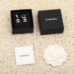 207950 我们出品 量大咨询客Fu Ch Nel双C耳扣 每期必入的经典双C耳钉，一致Zp黄铜材质珠宝级别抛光进口施华洛钻，上耳简约大气，超级百搭，经典永不