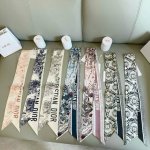 驼色，太阳神，实物拍摄， 手机拍不出实物的美高品质Dior Mitzah老花时髦小丝带 绝对市面最好的版本 做工精细，丝带尖角直，这款上身效果也是非常赞，自留推
