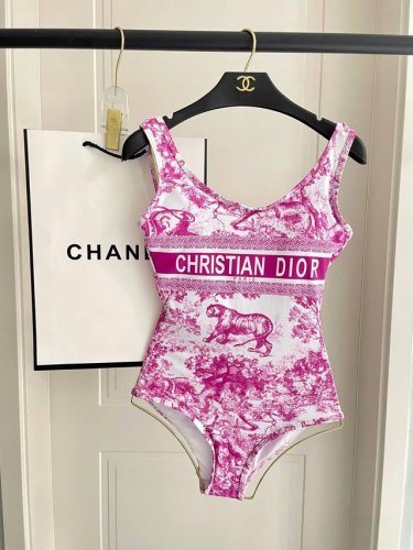 Dior 新款比基尼适合多种场景的游泳衣 海边 游泳池 温泉 水上乐园 漂流都可以内搭外穿也完全可以 面料 透气舒适 速干弹性的游泳衣更加帖肤易清洗 码数 S