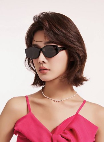 gucci 2025开春新款 潮流爆款 时尚方框偏光太阳镜 高品质 佩戴舒适 网红潮款墨镜 女士高清尼龙偏光太阳镜 高品质Tr镜框 型号：G7315