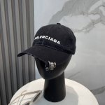 balenciaga巴黎世家新款Logo棒球帽 很酷的色系 男女佩戴都有不同Style 第一批抢先出货 巴黎粉必入款