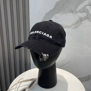 balenciaga巴黎世家新款Logo棒球帽 很酷的色系 男女佩戴都有不同Style 第一批抢先出货 巴黎粉必入款