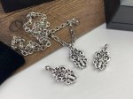 Chrome Hearts 克罗心藤蔓宝剑项链 纯手工字母链条藤蔓缠绕着宝剑 两种图形组合在一起美感瞬间升级一改以往的粗狂 上身绝绝子批