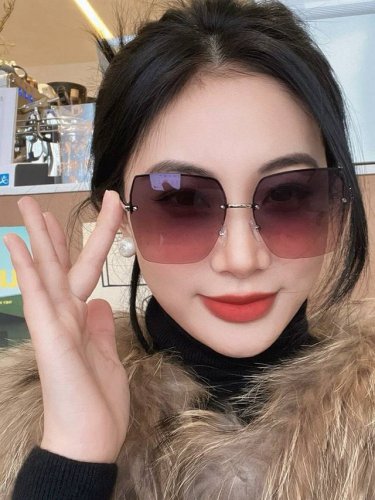 Chanel 香奈儿 潮流爆款 时尚大框太阳镜 佩戴舒适 网红潮款墨镜 型号 Ch5819