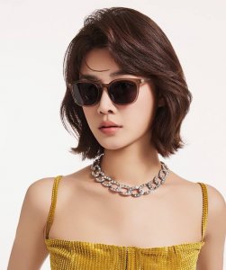 Gucci 2025开春新款 潮流爆款 时尚折叠方框偏光太阳镜 高品质 佩戴舒适 网红潮款墨镜 型号 G8318