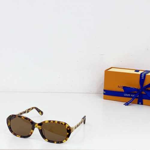 Louis Vuitto* model Z2649U size: 55口20-140