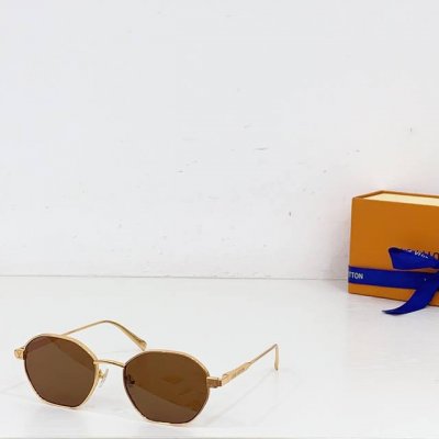 Louis Vuitton mod Z2193U size 54口19 142